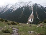 Climbing down the small peak year Yak Hotel