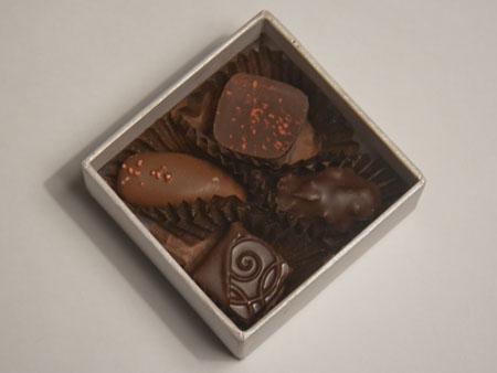 Bateel 4pc Bianca Box with chocolates